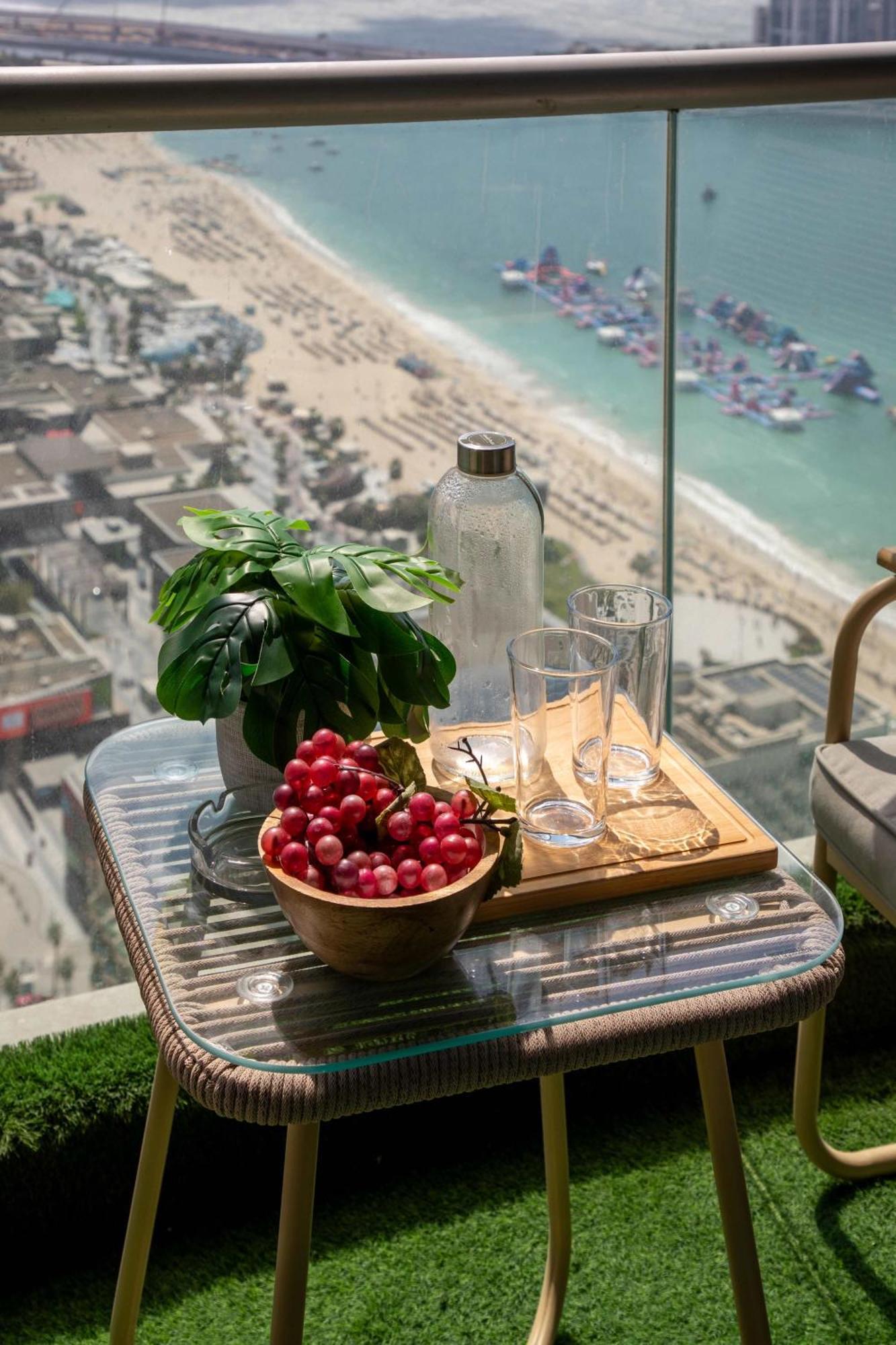 Frank Porter - Al Futtan Tower Apartment